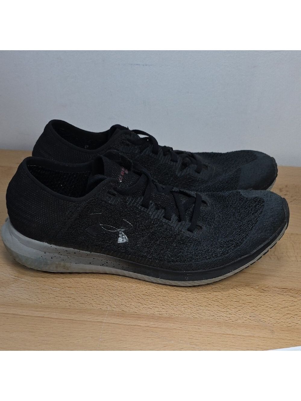 Under Armour 9.5 Men's Black Running Shoes